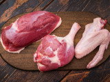 Des morceaux de viande de canard