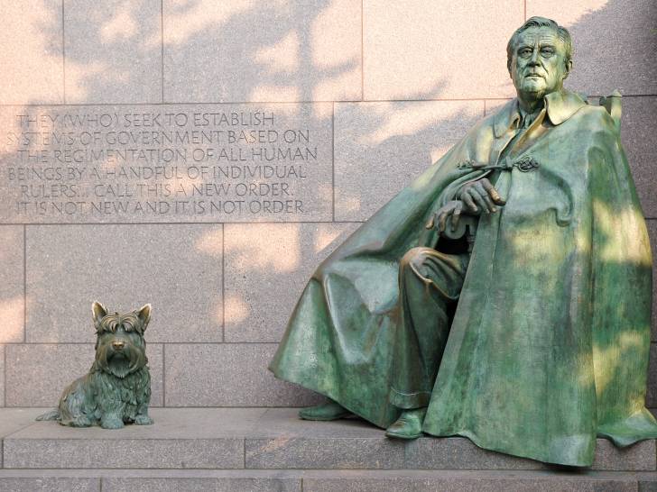 La statue du président Roosevelt et de son Terrier Ecossais Fala, à Washington DC