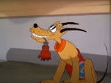 « La Mascotte de l'Armée » (1942), un dessin animé avec Pluto