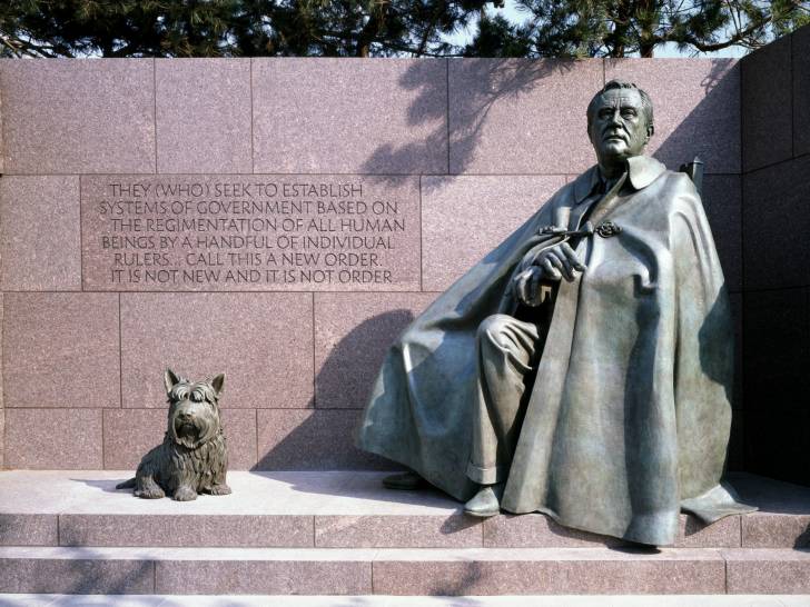 La statue du chien Fala avec son maître Franklin Delano Roosevelt à Washington aux Etats-Unis