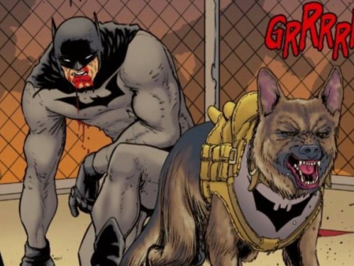 Une image de la bande dessinée « Batman » montrant Batman ensanglanté à côté de son chien Ace