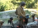 Un promeneur de chiens professionnel à Paris