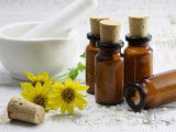 Différents produits médicinaux à base d'arnica