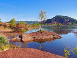 Le lac du Salagou, dans l'H&eacute;rault