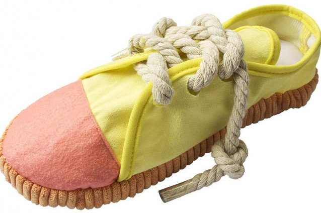 Idée cadeau : Un jouet pour chien en forme de chaussure