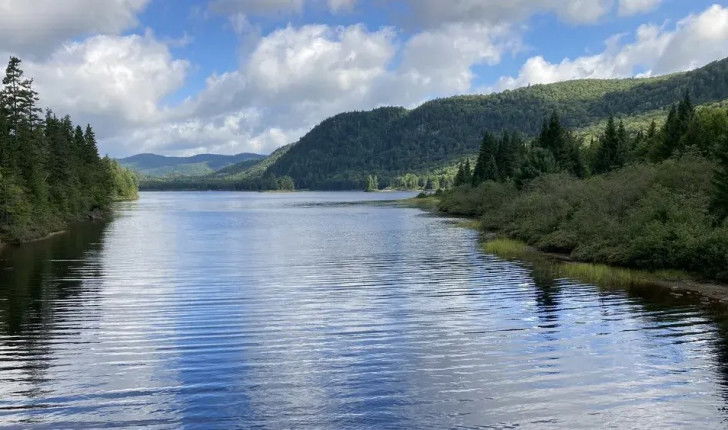 Une photo du lac Croche