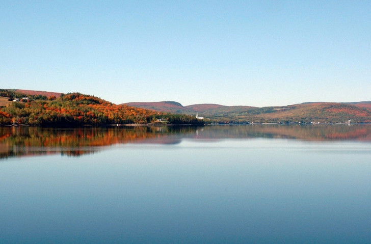 Une photo du lac Pohénégamook, au Québec