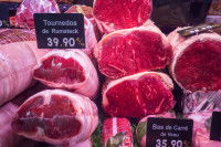 plusieurs morceaux de viande mis l'un sur l'autre