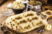 Un moule en forme d'os pour faire des biscuits pour chien