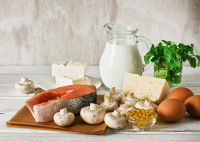 Des aliments riches en calcium posés sur une table