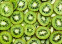 Des tranches de kiwi alignées ensemble