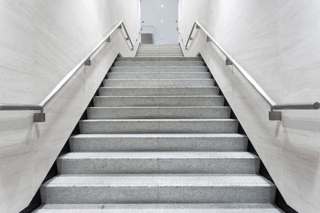 Un escalier, vu par un humain