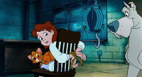Jenny surveillée par le chien de Sykes (©Disney)