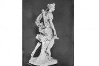 Une statue de la déesse Diane accompagnée d'un lévrier, réalisée par Antoine Coysevox