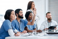 Un groupe d'étudiants en médecine vétérinaire lors d'une formation