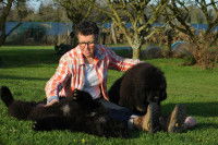 Annick Raoul avec deux Terre-Neuves