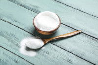 Une cuillère de bicarbonate