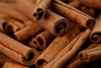 Un tas de b&acirc;tonnets de cannelle