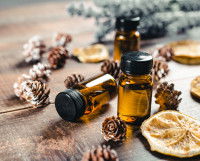 Huiles d'homéopathie au milieu de produits naturels