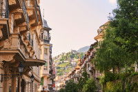 Une rue de Montreux, dans le canton de Vaud (Suisse)