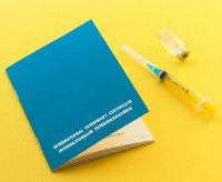 Un passeport et une piqûre pour un vaccin