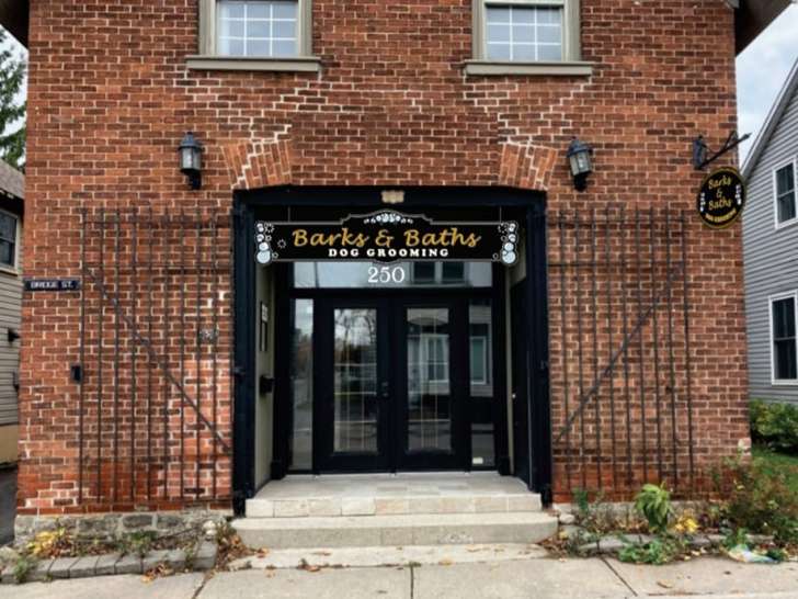 Barks and Baths Dog Grooming