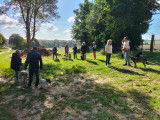 Les membres du Club pendant la petite promenade de 5km autour de la commune en compagnie des chiens